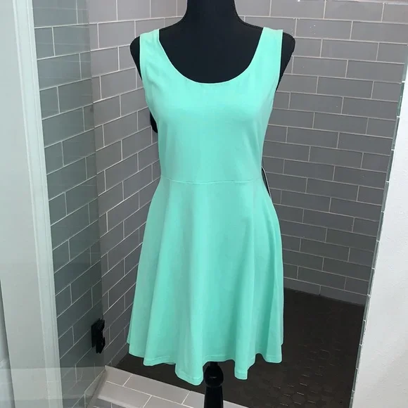 Express Large Teal Dress - Picture 2 of 6
